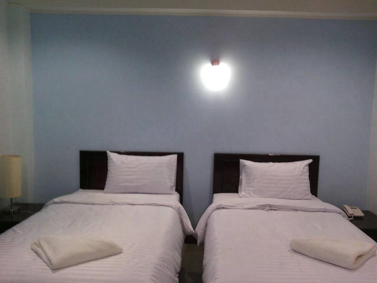 Baan Duangkamol Hotel Phitsanulok Exterior foto